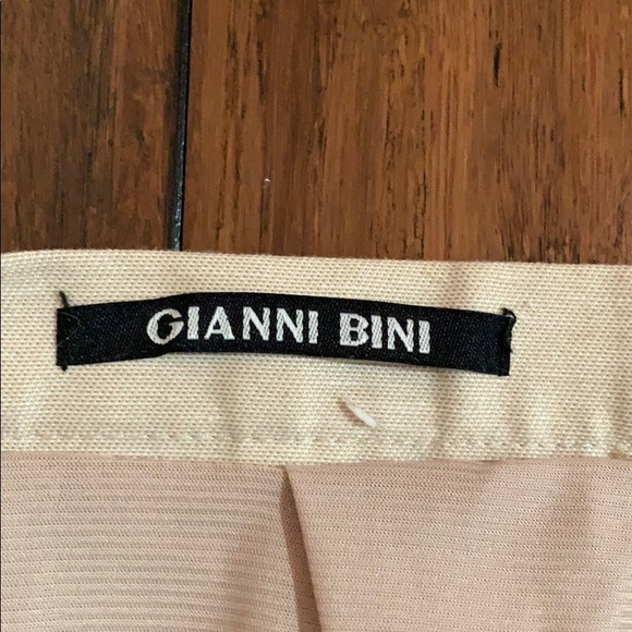 Gianni Bini pencil skirt with side slit - Picture 2 of 3